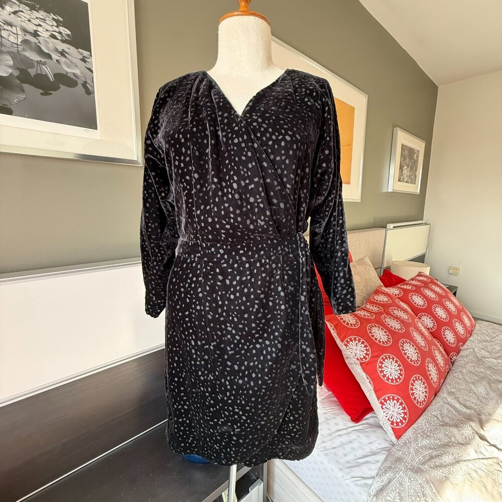 * Paris Atelier & Other Stories Flocked Velvet Wrap Dress in Black Party US 4